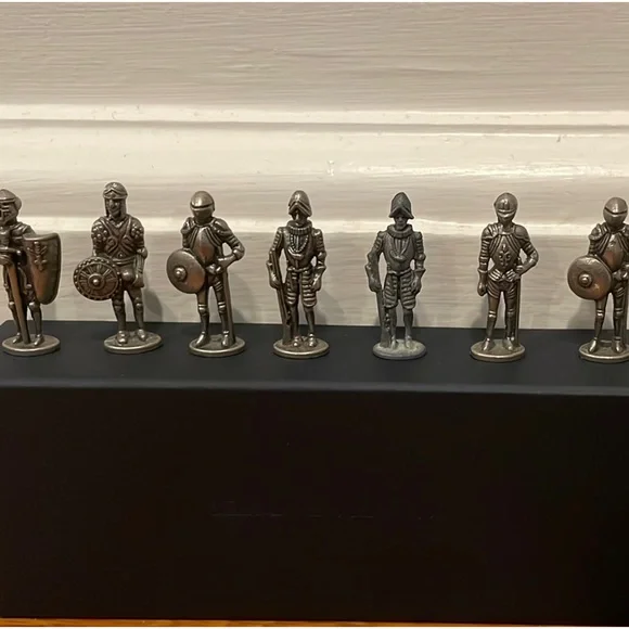 Seven metal medieval knight figurines - Picture 4 of 4
